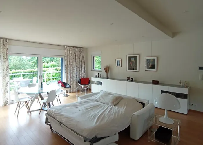 Studio Apartment *